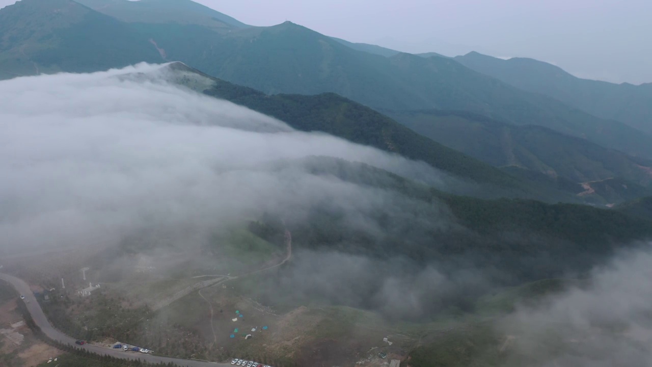 航拍北京灵山高山夏季云海风光视频素材