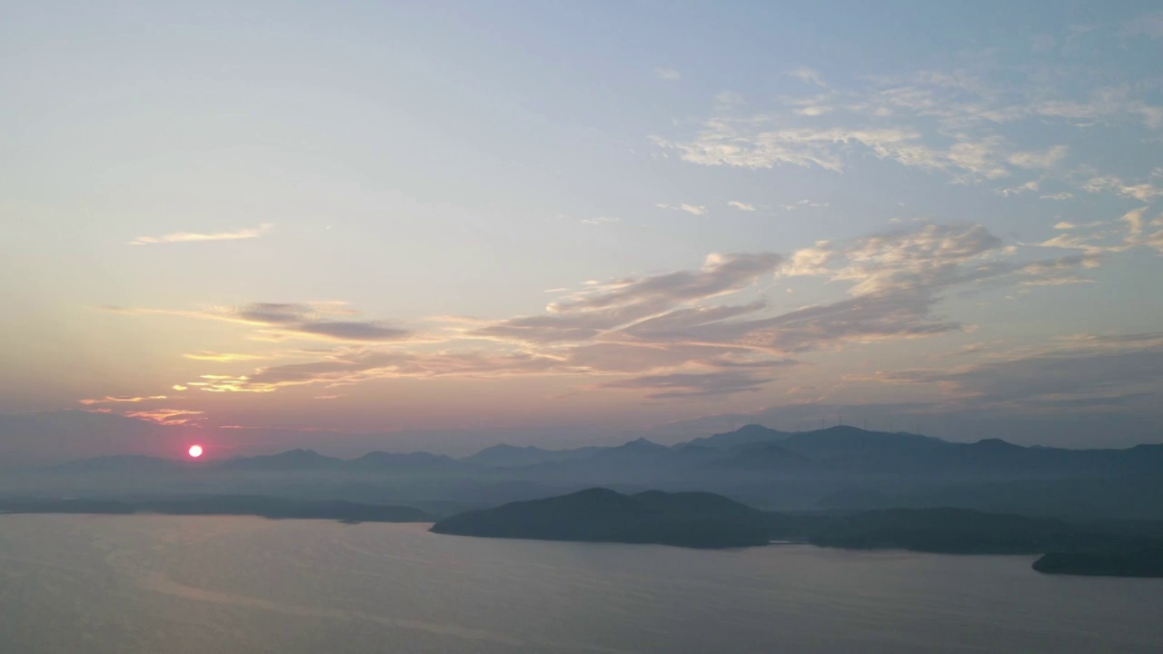 4K航拍日出，云景，唯美天空，湖泊，河流视频素材