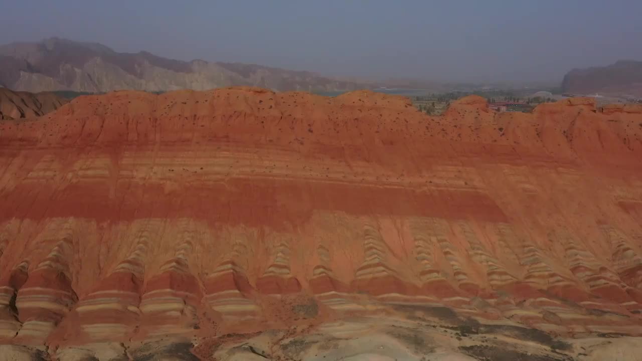 丹霞地貌，红色砂岩，张掖丹霞，山，色彩，航拍，岩石，地质视频素材