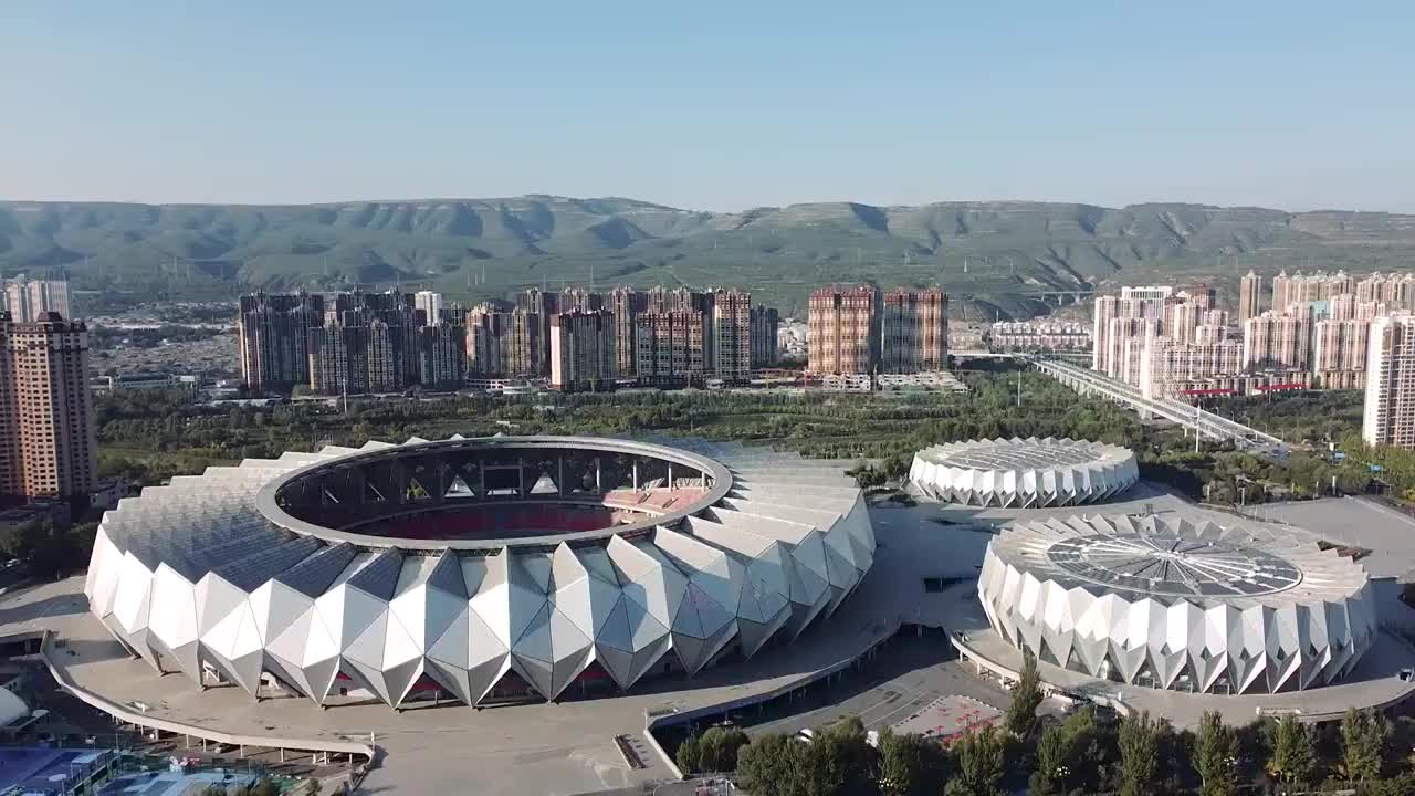 西宁 城西区 五四西路 海湖体育中心 通海路 湟川中学视频素材