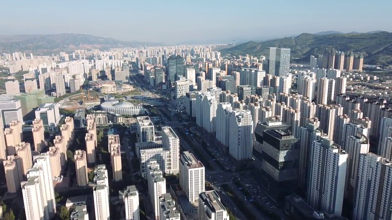 西宁 城西区 五四西路 海湖体育中心 通海路 湟川中学视频素材