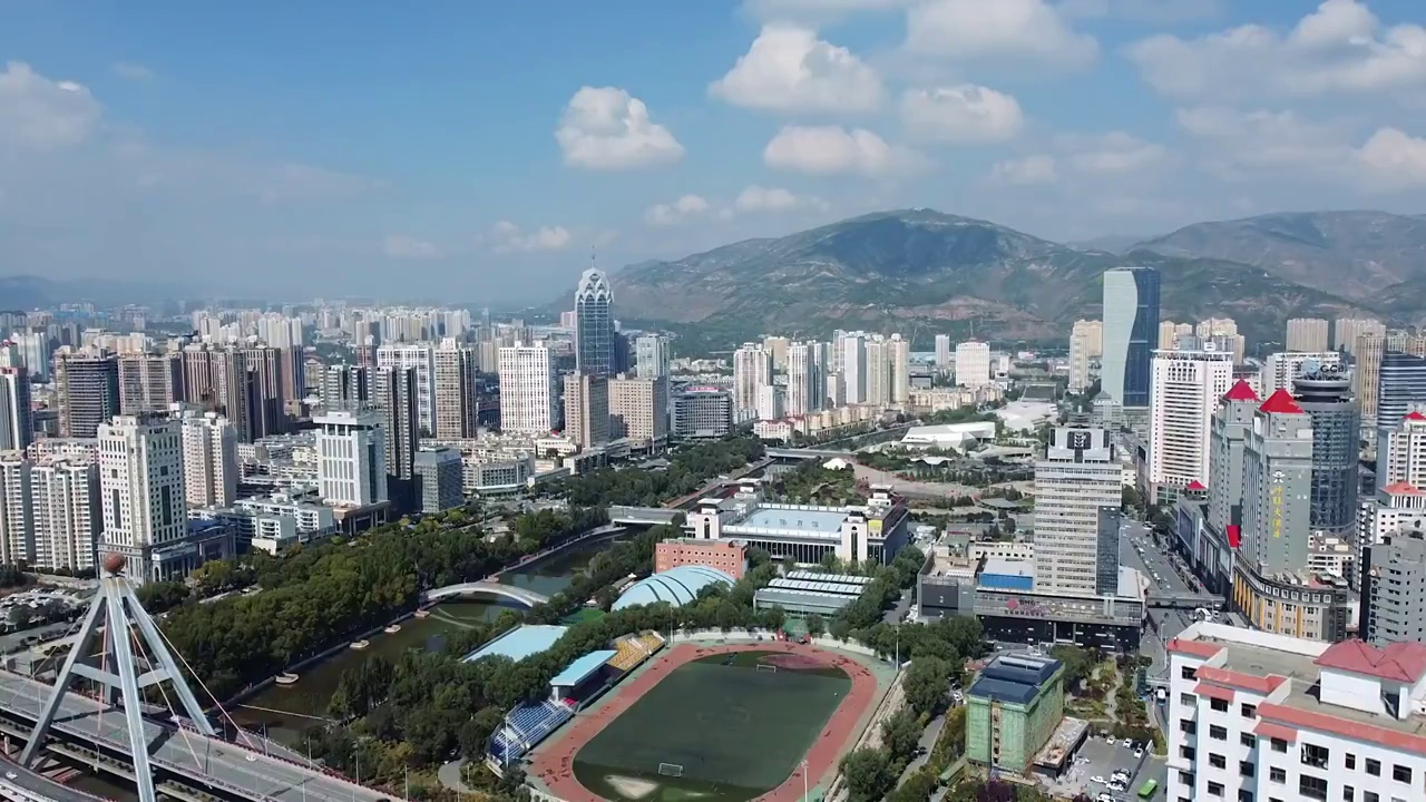 西宁 城中区 凤凰山路 南山公园 法幢寺 昆仑桥 昆仑西路视频素材