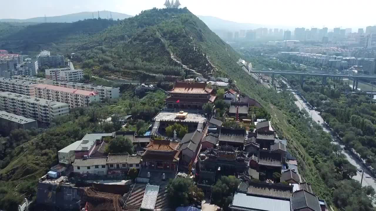 西宁 城中区 凤凰山路 南山公园 法幢寺 昆仑桥 昆仑西路视频素材