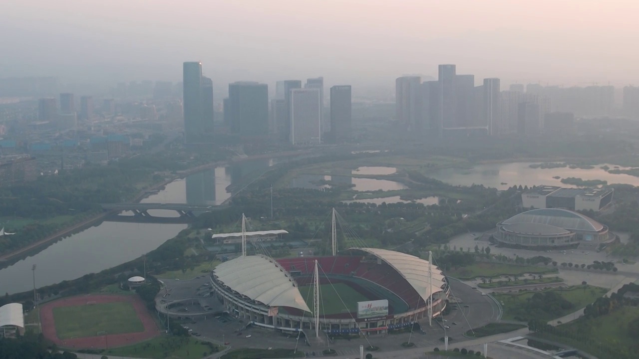 浙江义乌城市风光4K滑动变焦希区柯克航拍视频素材