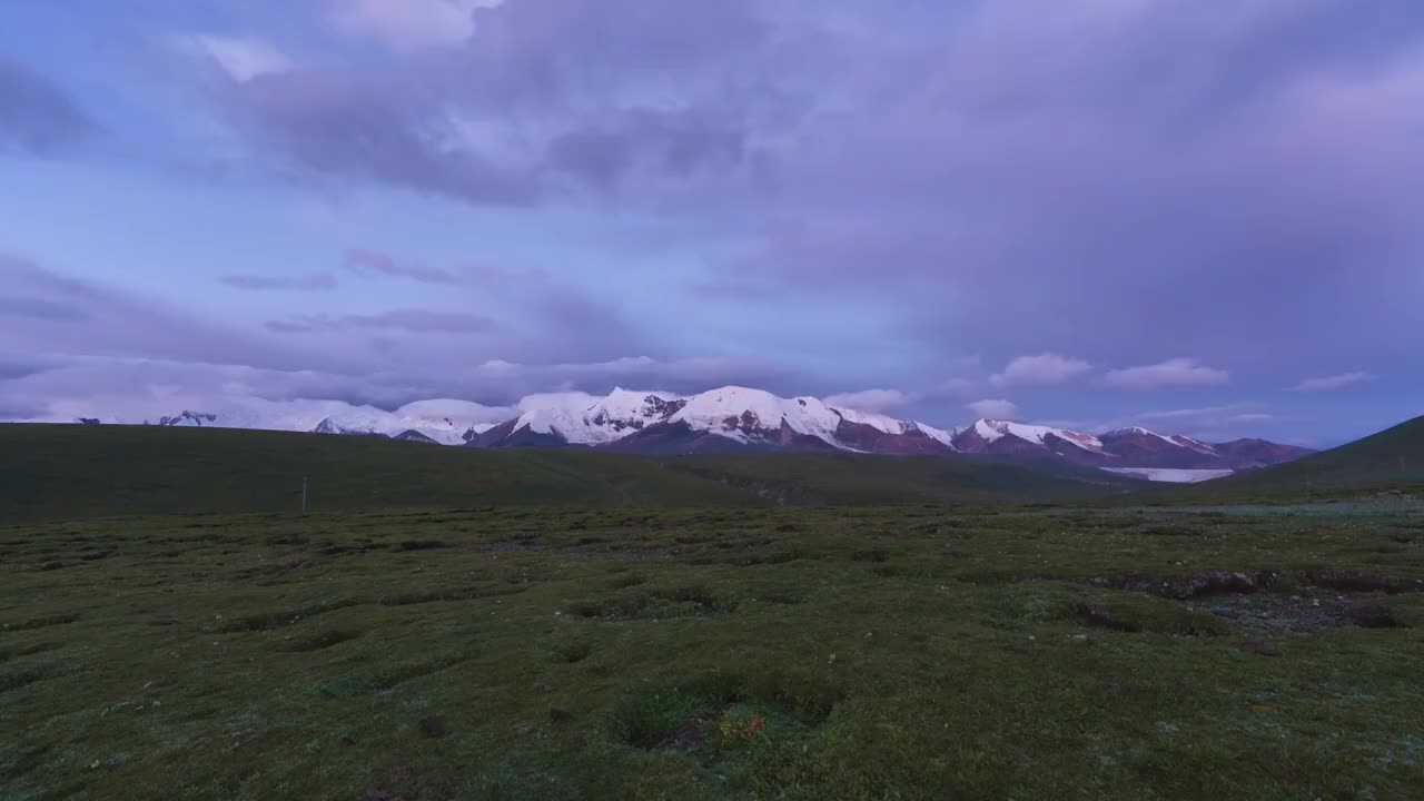 阿尼玛卿雪山日出视频素材