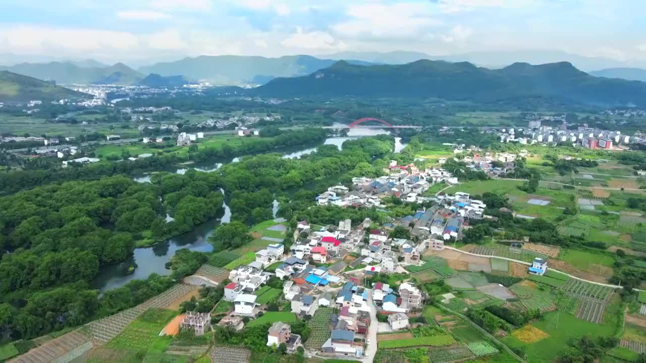 广西桂林市漓江两岸自然山水风光视频素材