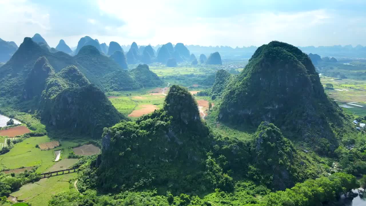 广西桂林市漓江两岸自然山水风光视频素材