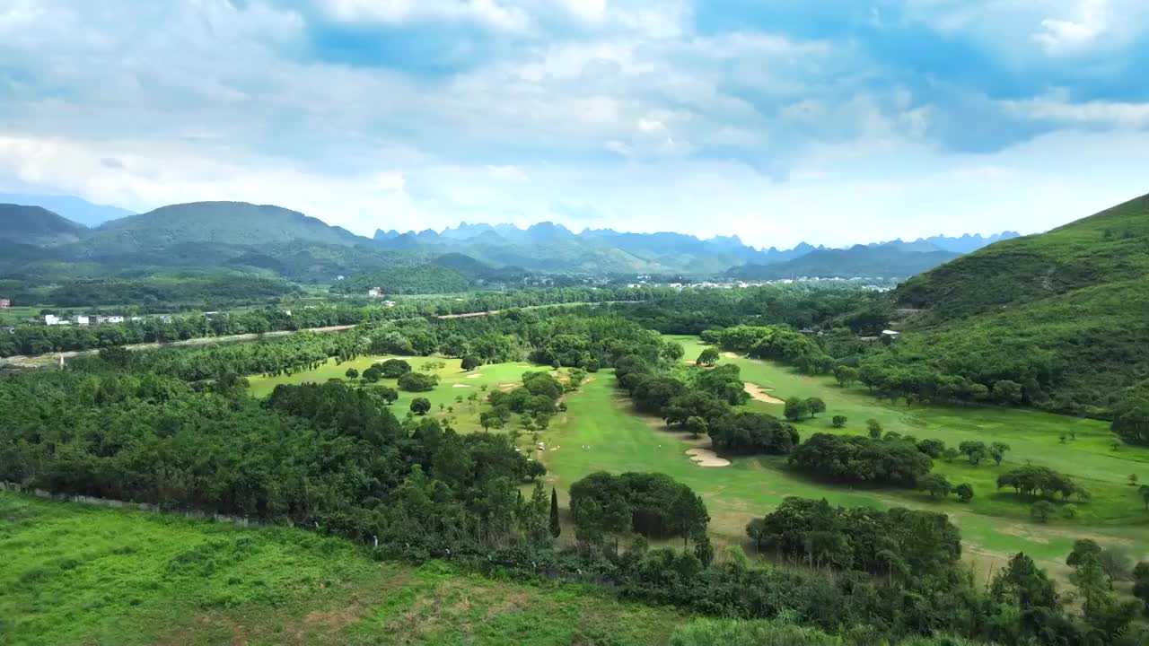 广西桂林市漓江两岸自然山水风光视频素材