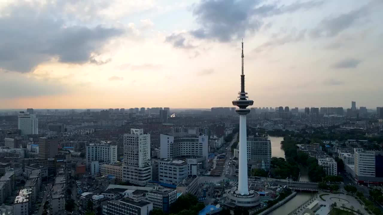 航拍江苏南通濠河沿岸建筑景观视频素材