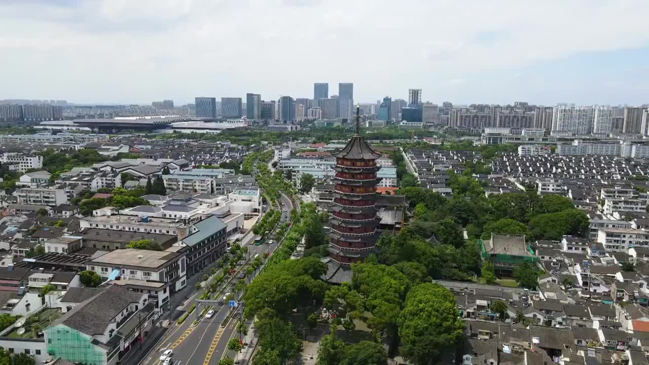 航拍苏州老城北寺塔视频素材