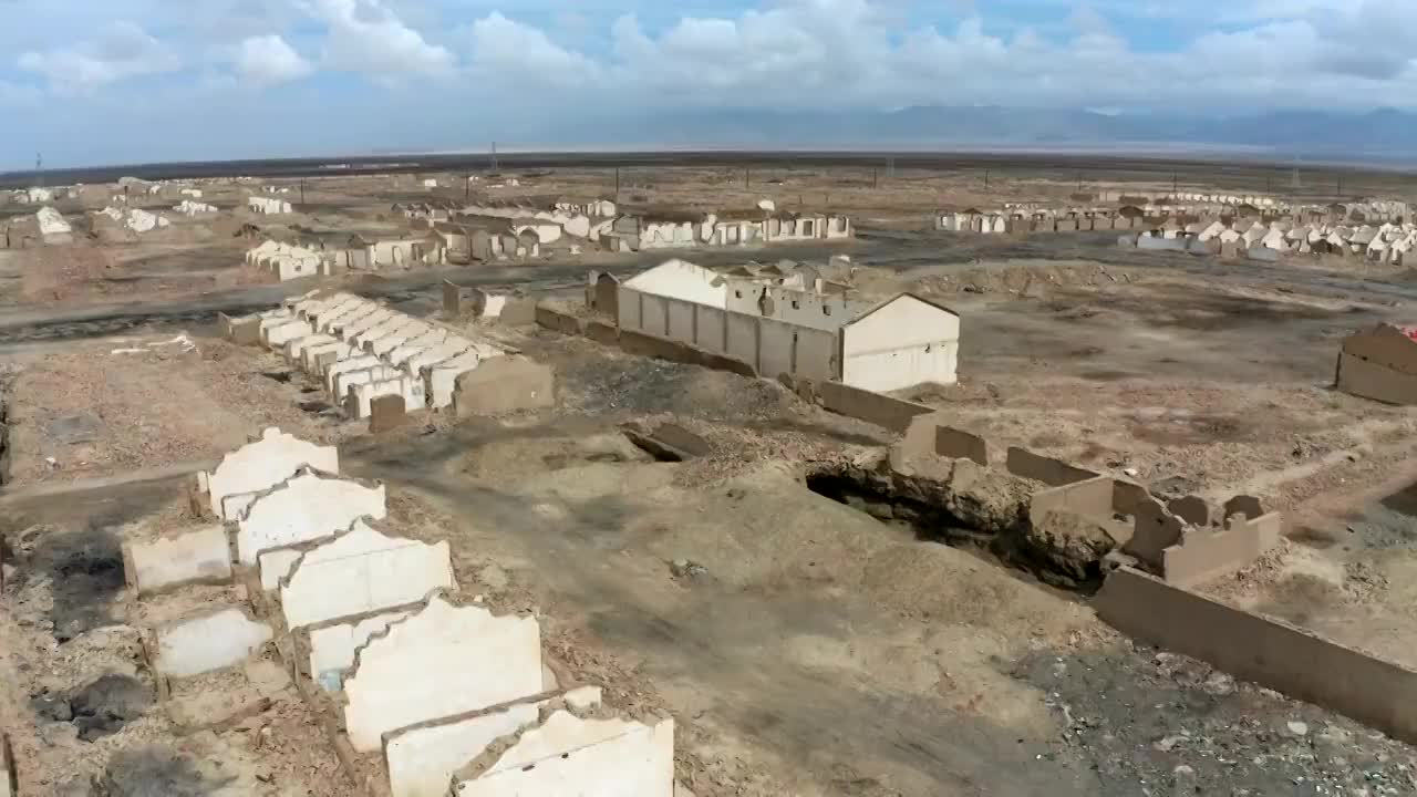 青海海西冷湖石油小镇航拍风光视频素材