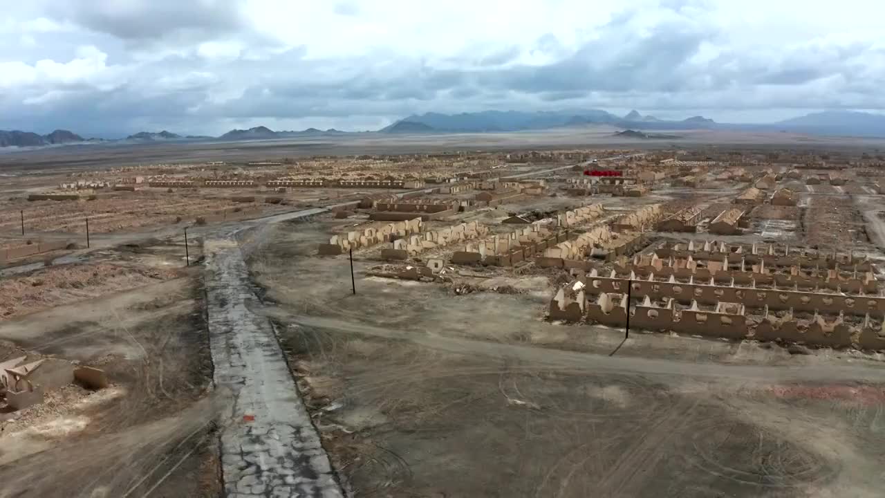 青海海西冷湖石油小镇航拍风光视频素材