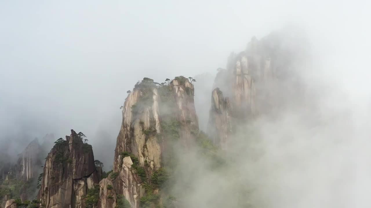 江西上饶：航拍三清山春季云海视频素材