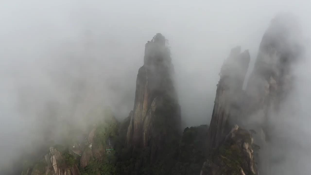 江西上饶：航拍三清山春季云海视频素材