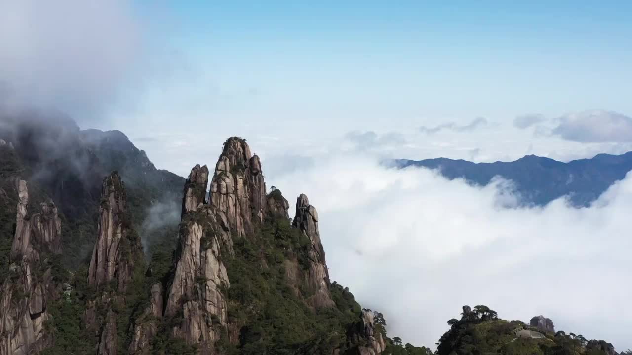 江西上饶：航拍三清山春季云海视频素材