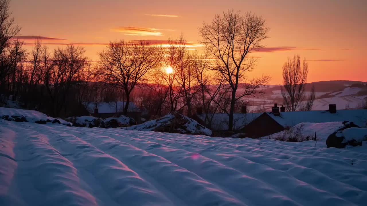 下坎雪地日落视频素材