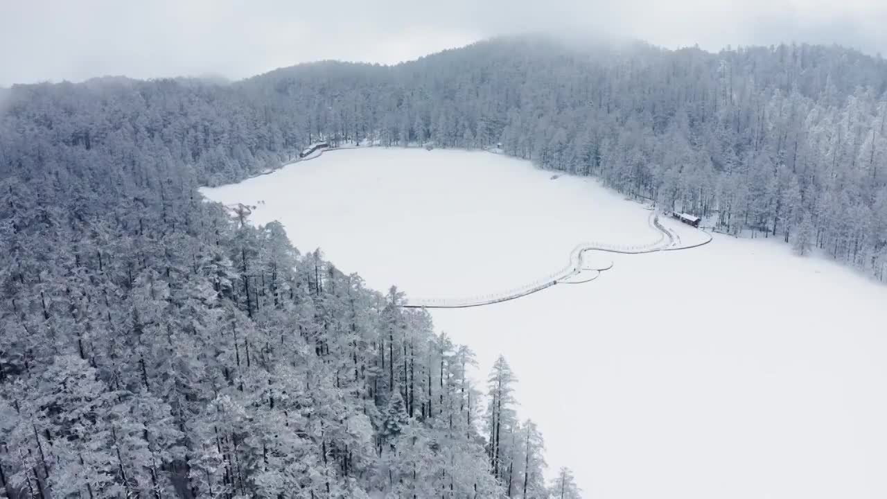 云南丽江玉龙雪山航拍雪景视频素材