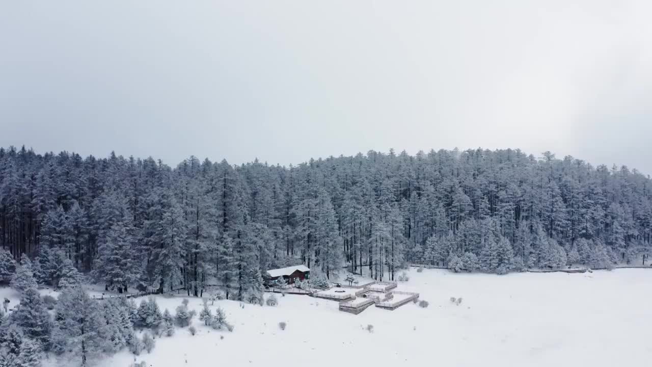 云南丽江玉龙雪山航拍雪景视频素材