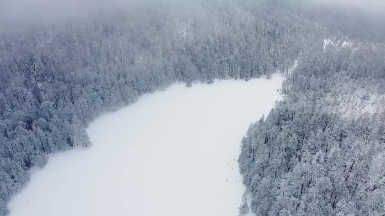 云南丽江玉龙雪山航拍雪景视频素材