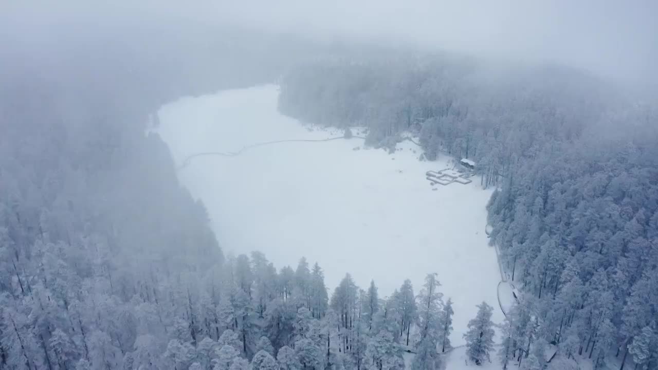 云南丽江玉龙雪山航拍雪景视频素材