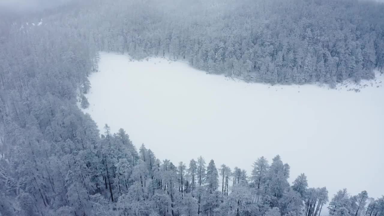 云南丽江玉龙雪山航拍雪景视频素材