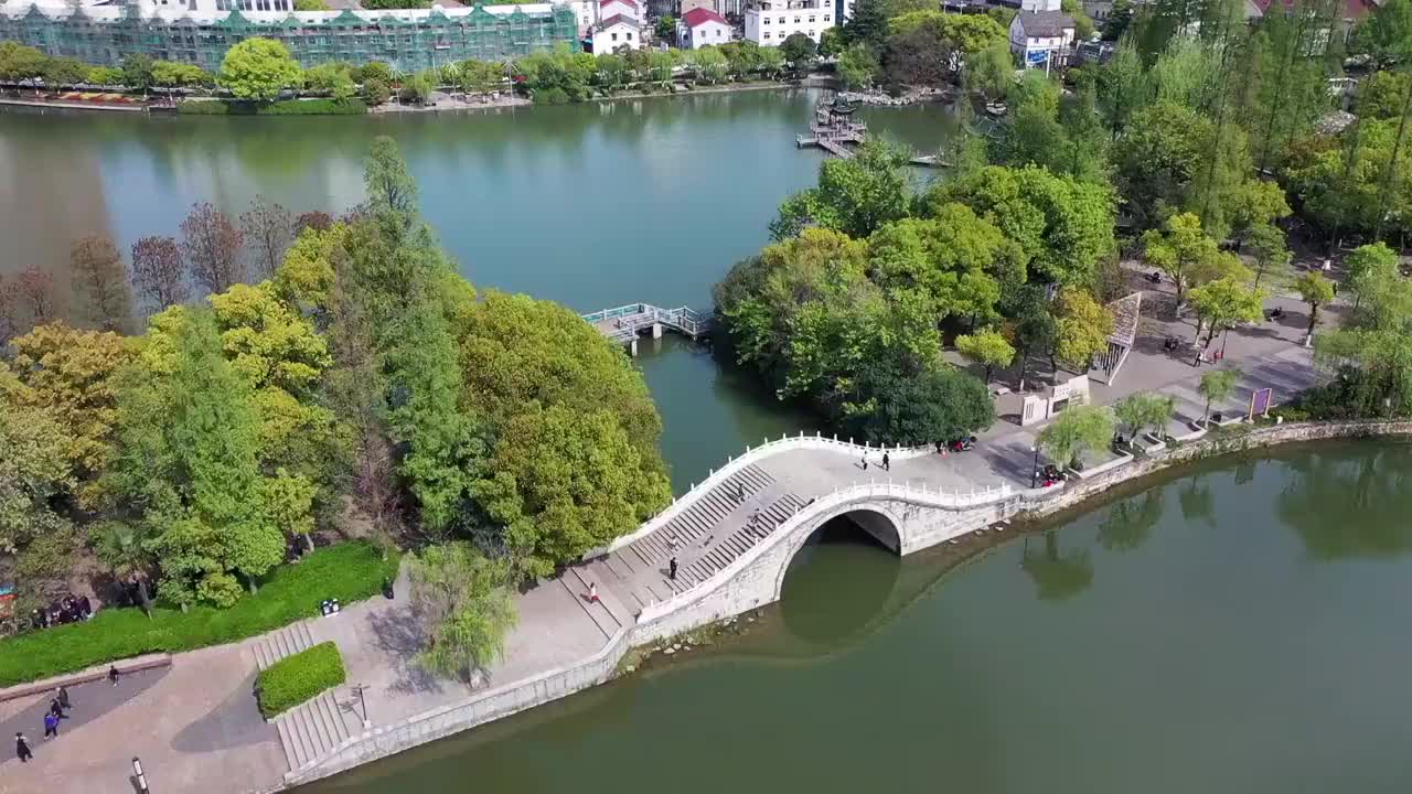 安徽芜湖鸠兹广场镜湖公园景区航拍视频素材