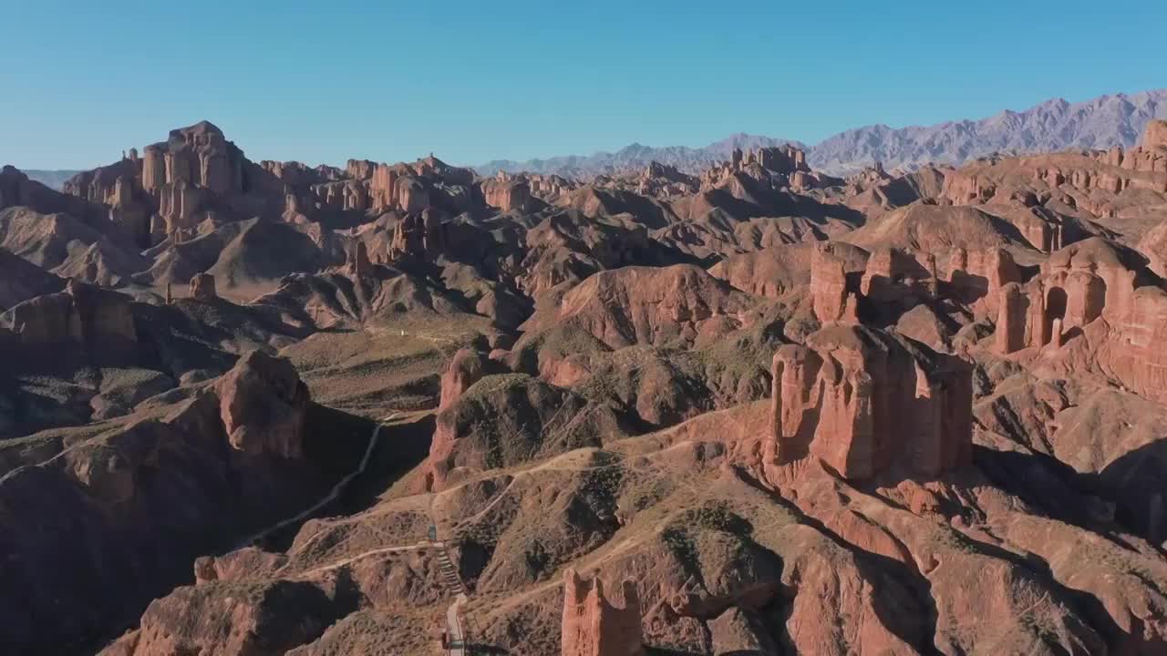 张掖冰沟丹霞的峡谷，丹霞，山谷，沟壑，炎热，壮观，地质，雄伟视频素材