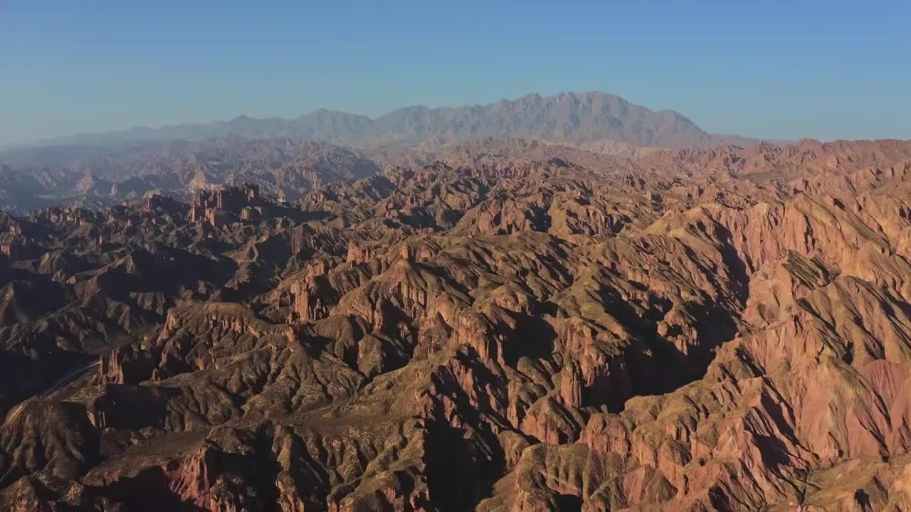 冰谷丹霞，场面，峡谷，高视角，壮观，沟壑，白昼，深渊，丹霞视频素材