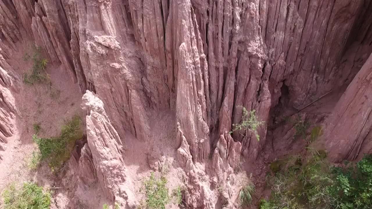 云南省红河州石屏县的一处土林地貌视频素材