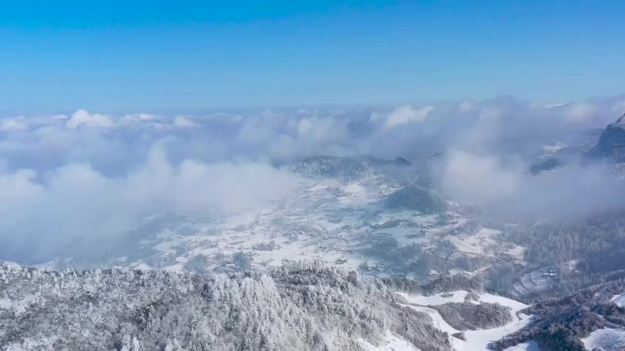 4k航拍恩施雪山雾凇风光视频素材