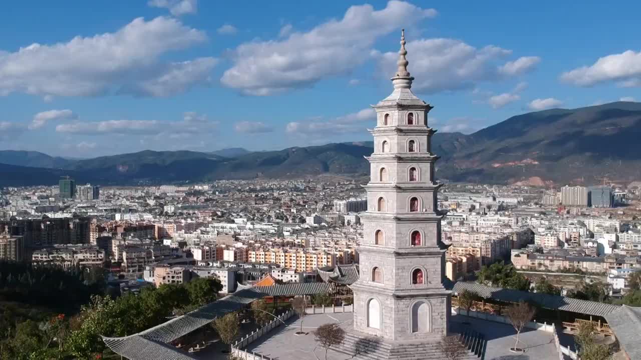 云南省红河州石屏县地标建筑焕文塔航拍视频素材