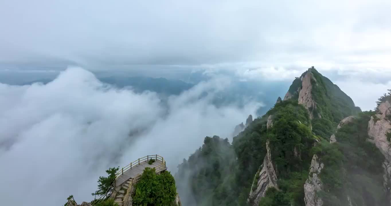 中国河南省洛阳市栾川县老君山风景区延时云海摄影视频素材