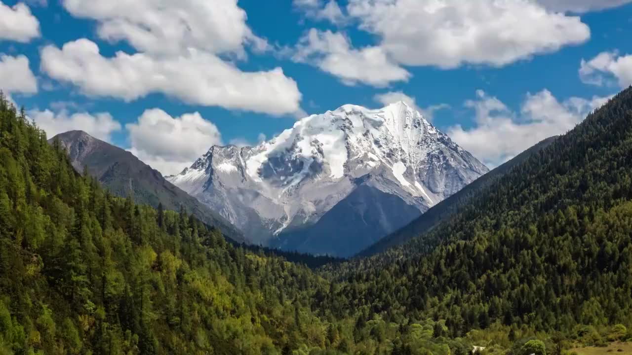 雅拉雪山延时视频素材