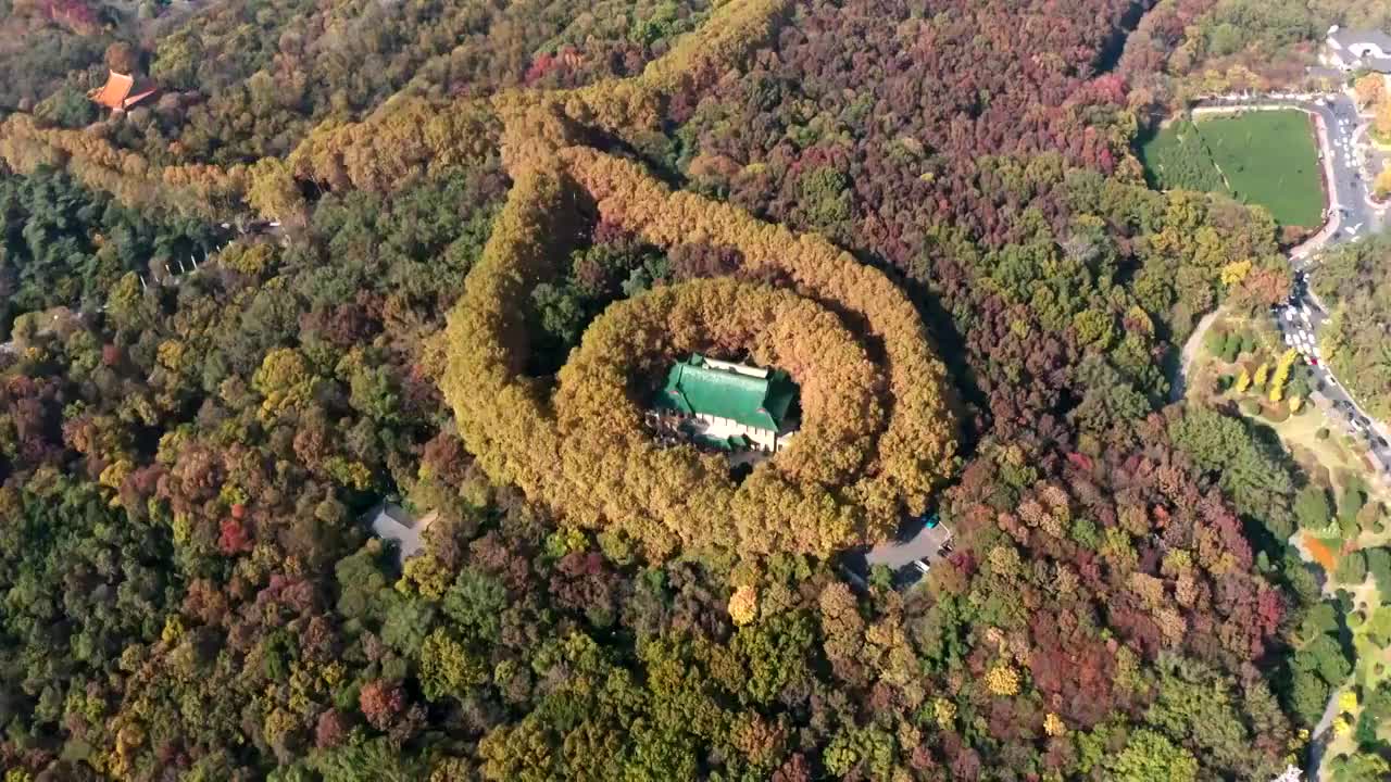 南京市钟山风景区美龄宫秋景航拍视频素材