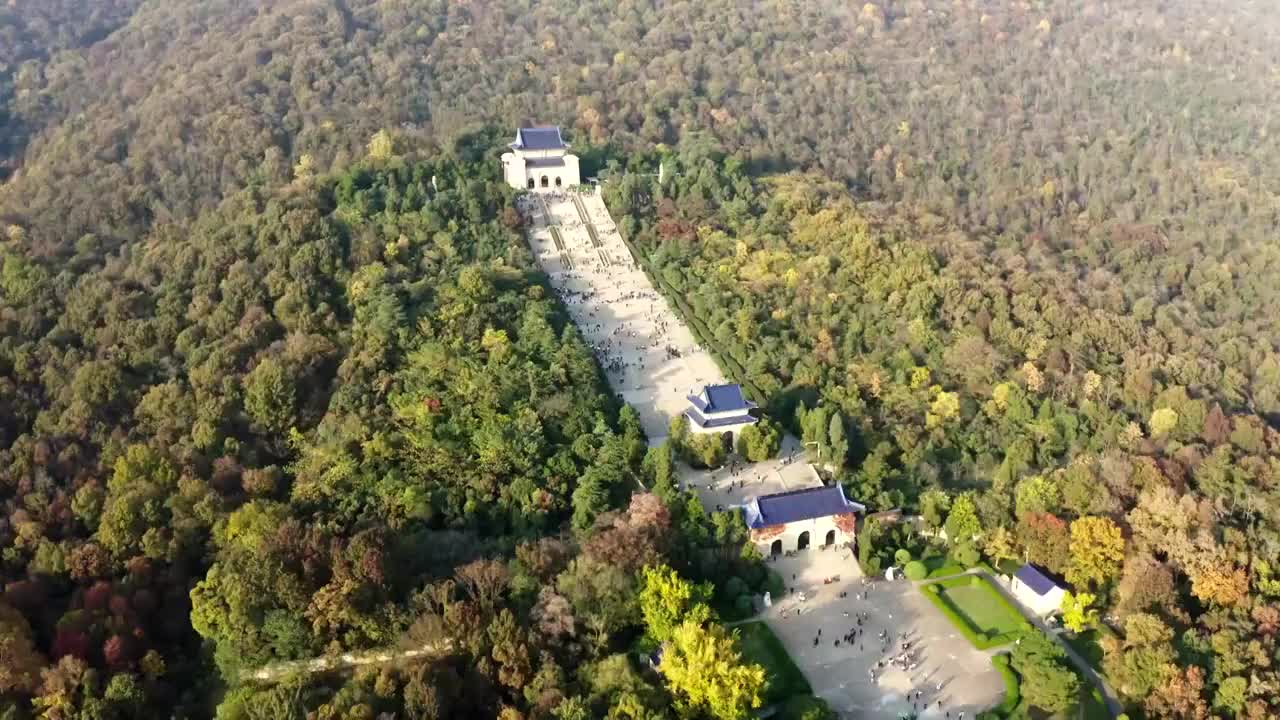 南京市钟山风景名胜区中山陵景区秋景航拍视频素材