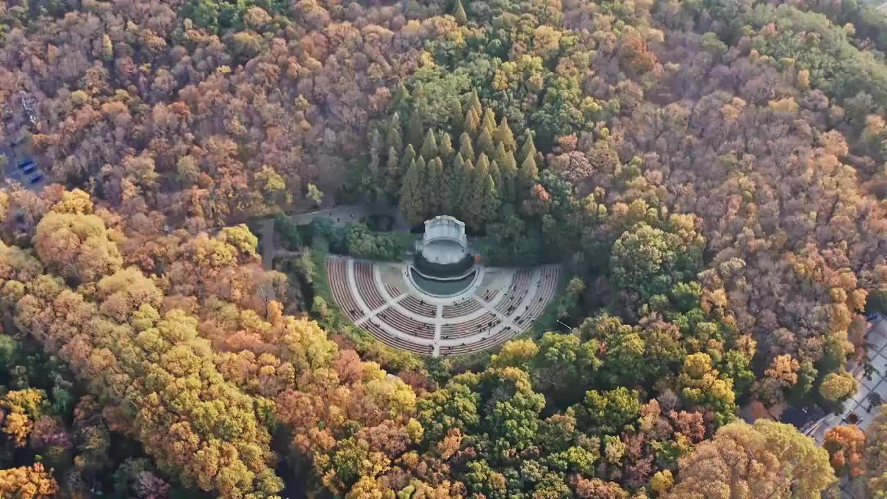 秋天的中山陵音乐台五彩斑斓视频素材