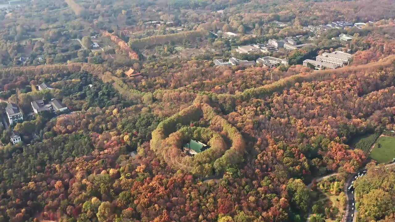 秋季的美龄宫色彩斑斓视频素材