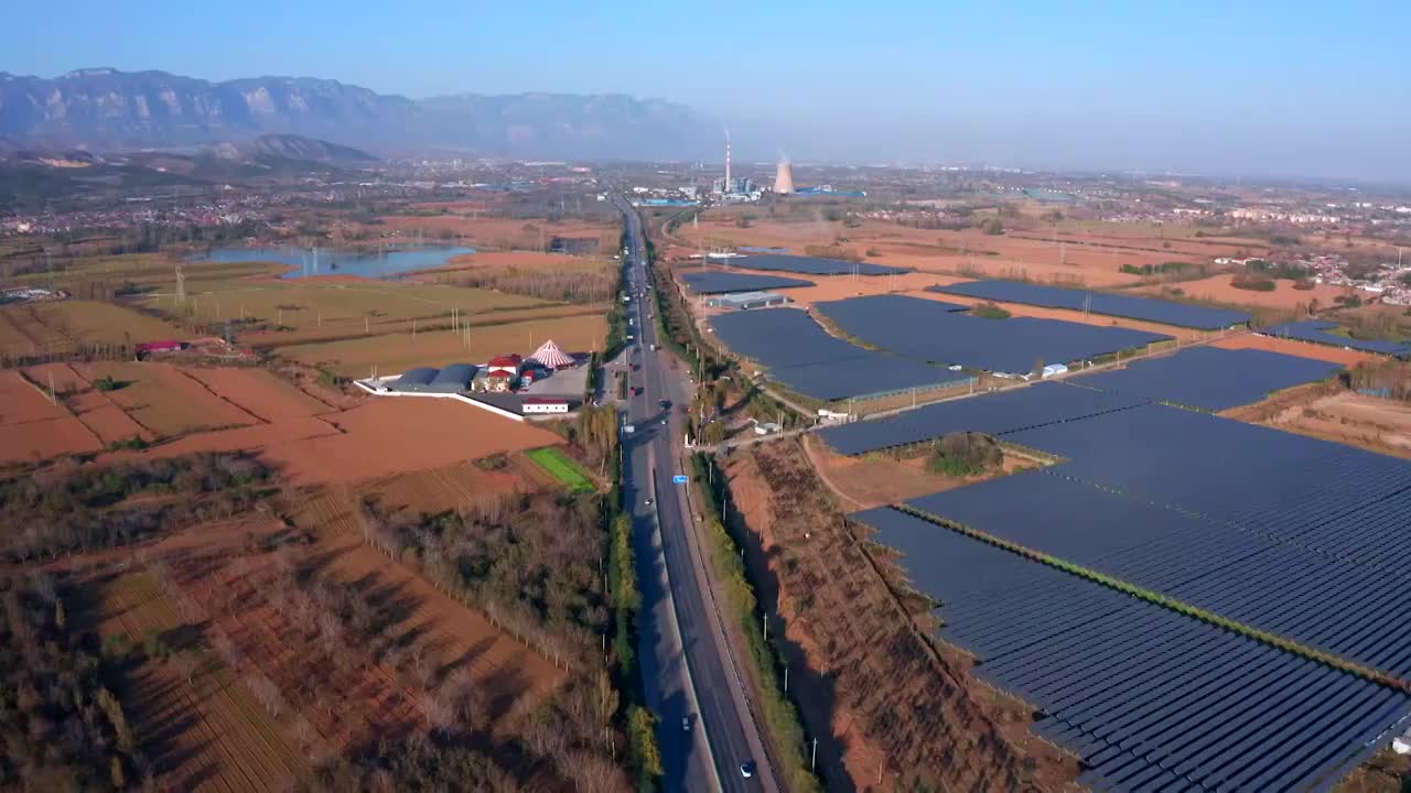 亚洲中国河南省焦作市光伏太阳能发电航拍视频素材