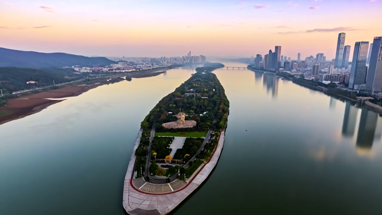 长沙橘子洲头城市夜景航拍延时视频素材