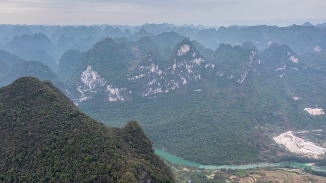 荔波捞村的峰丛和打狗河峡谷景观视频素材