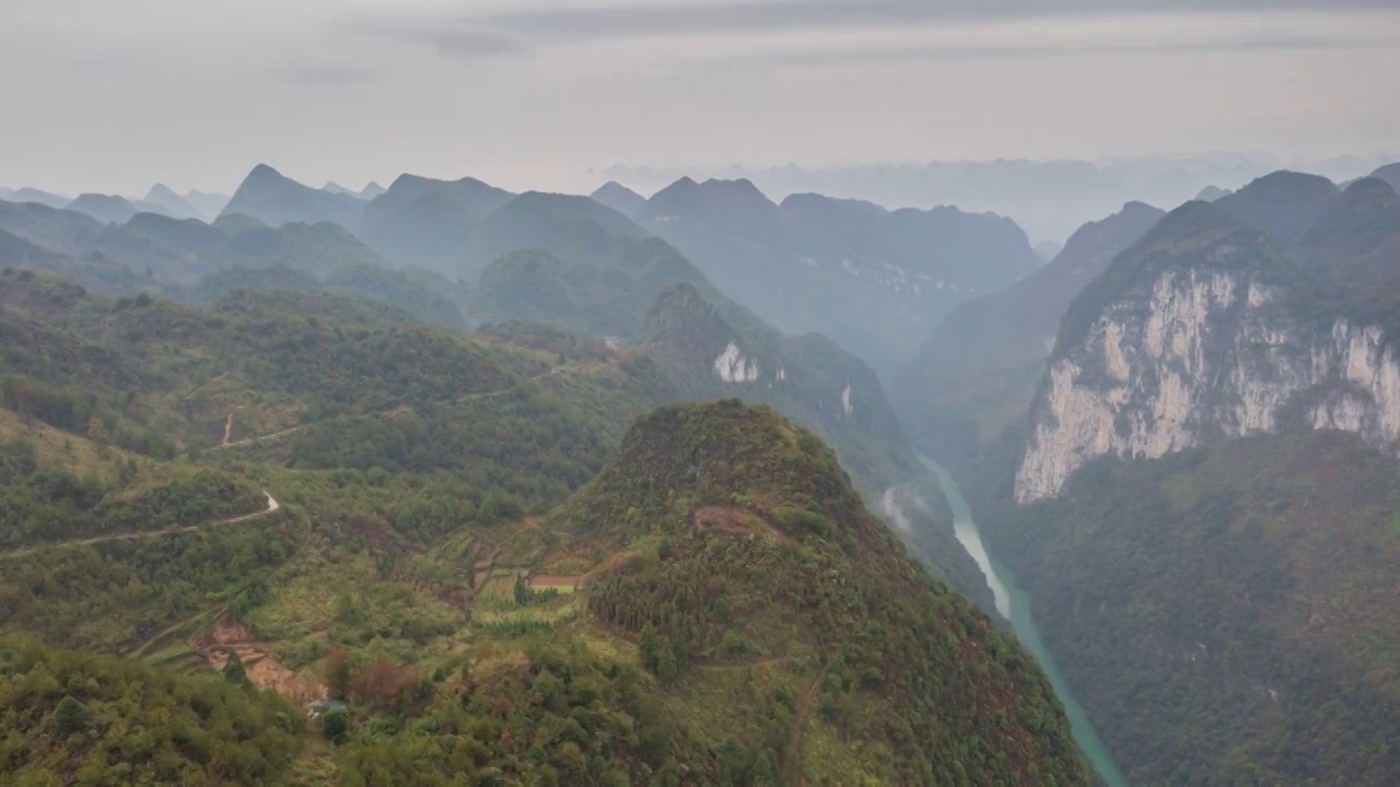 荔波捞村的峰丛和打狗河峡谷景观视频素材