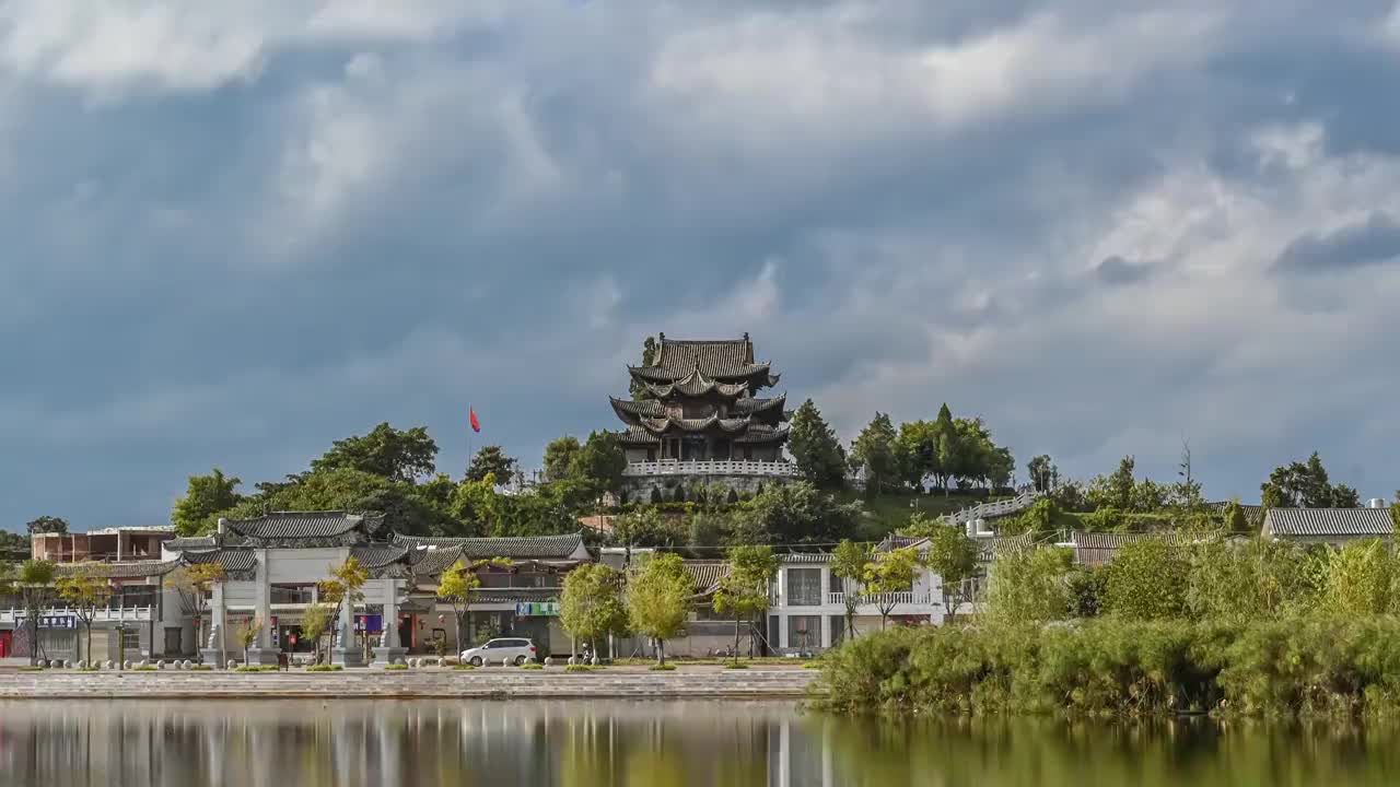 云南省红河州石屏县地标建筑来鹤亭视频素材