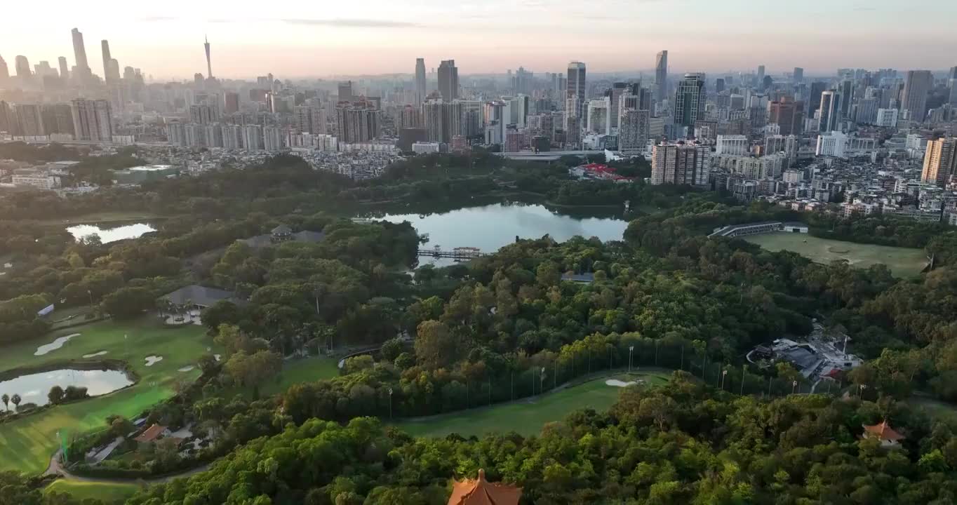 广东省广州市麓湖公园日出航拍视频素材