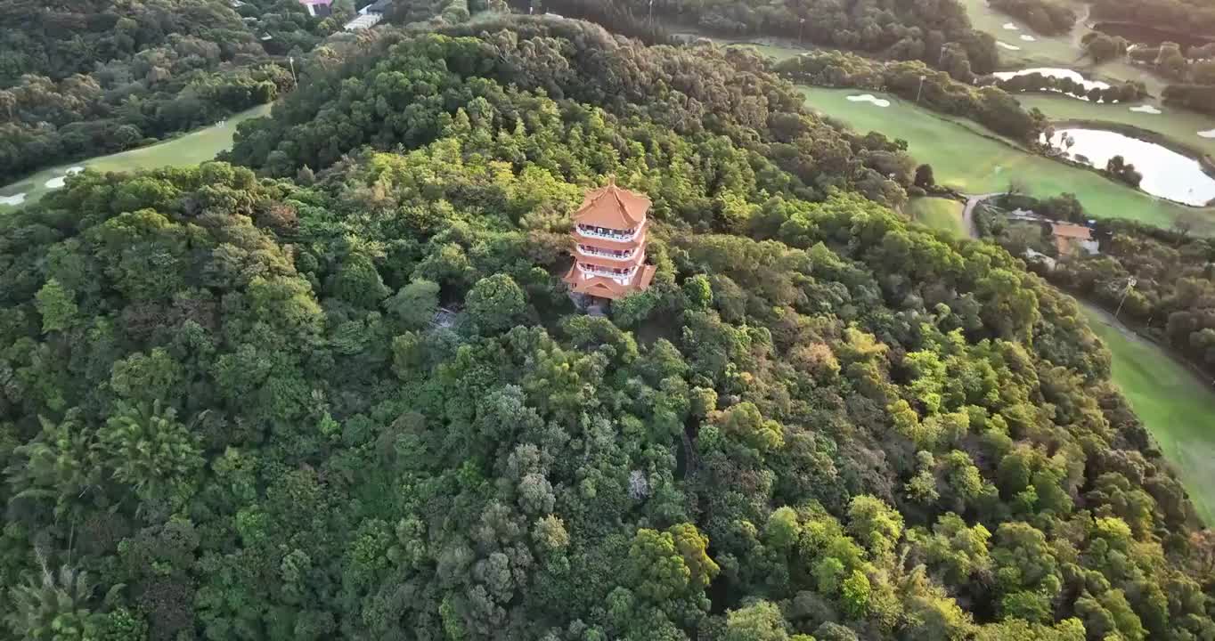 广东省广州市麓湖公园鸿鹄楼日出航拍视频素材