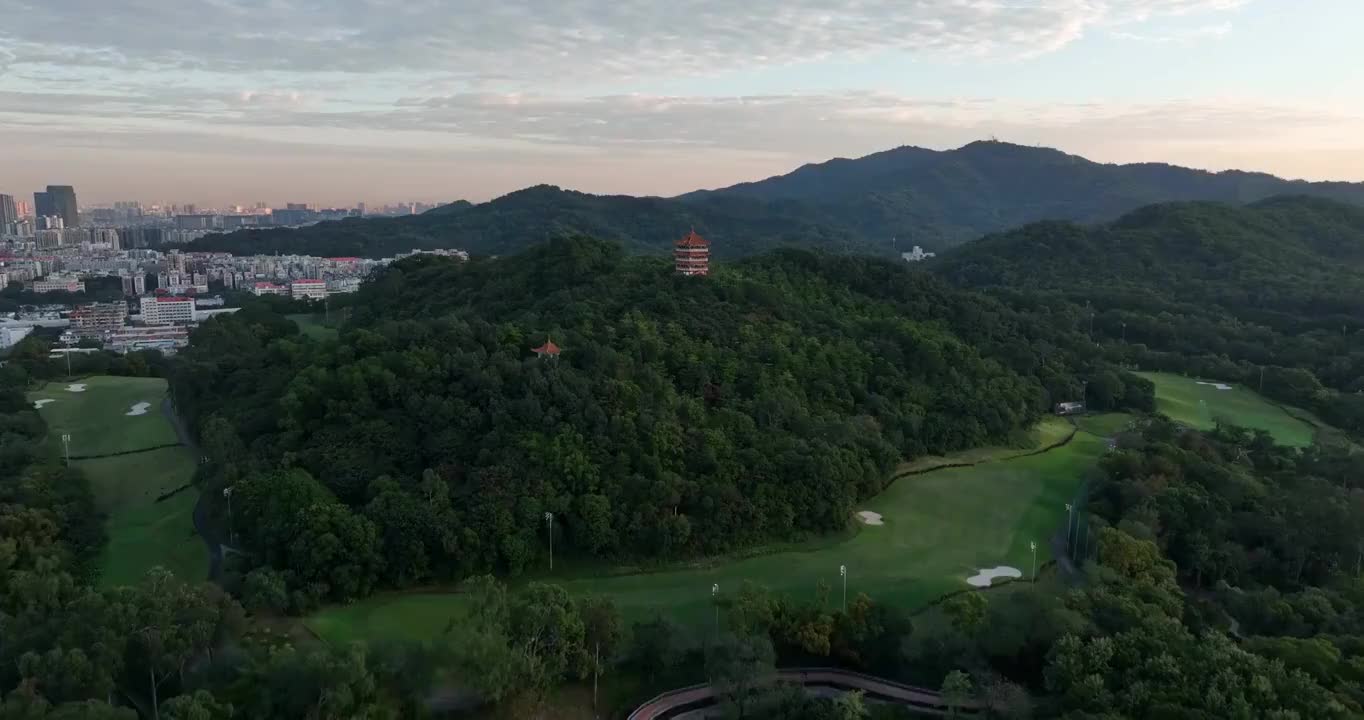 广东省广州市麓湖公园鸿鹄楼日出航拍视频素材