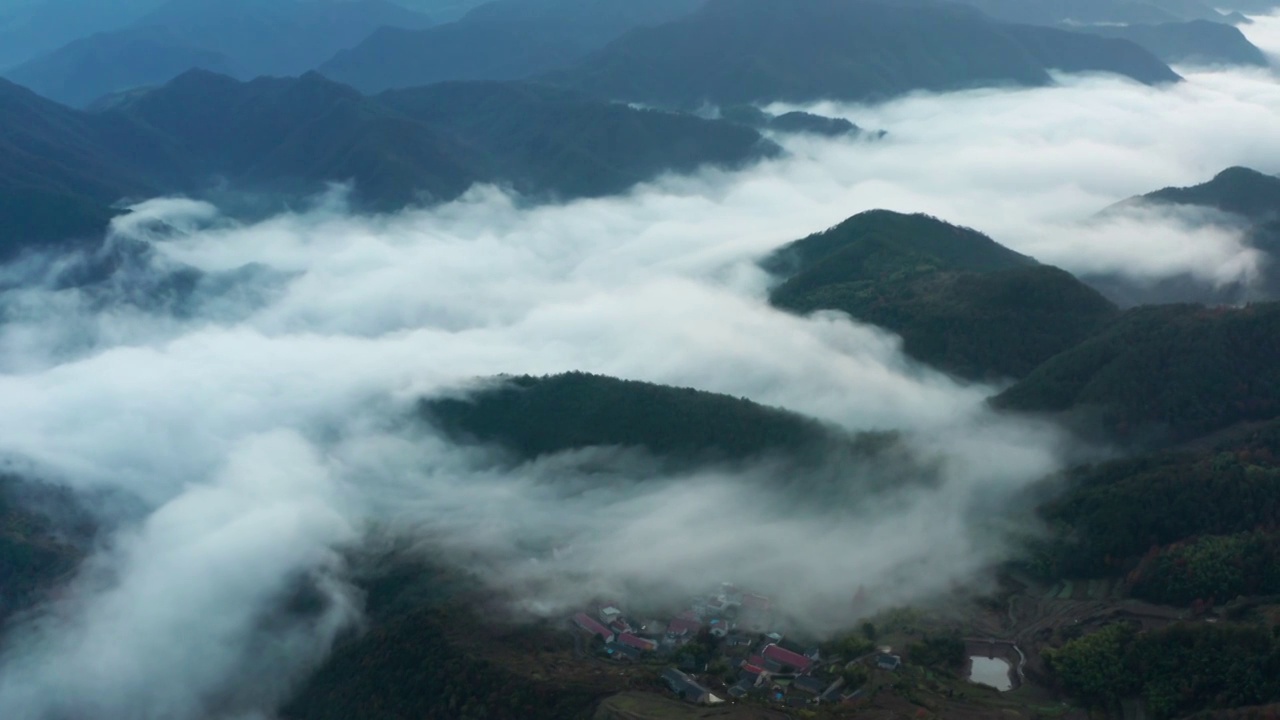 浙江东阳天山云海风光4K航拍视频素材