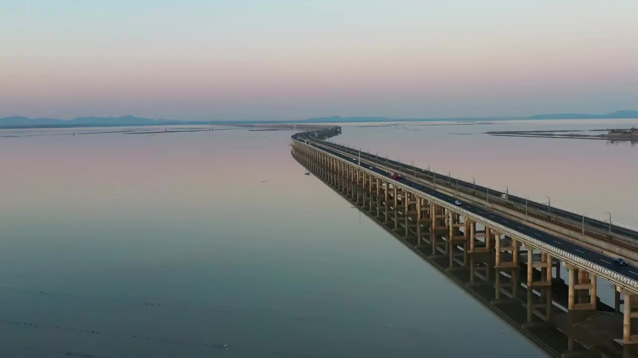 江苏省南京市石臼湖特大桥日落航拍视频素材