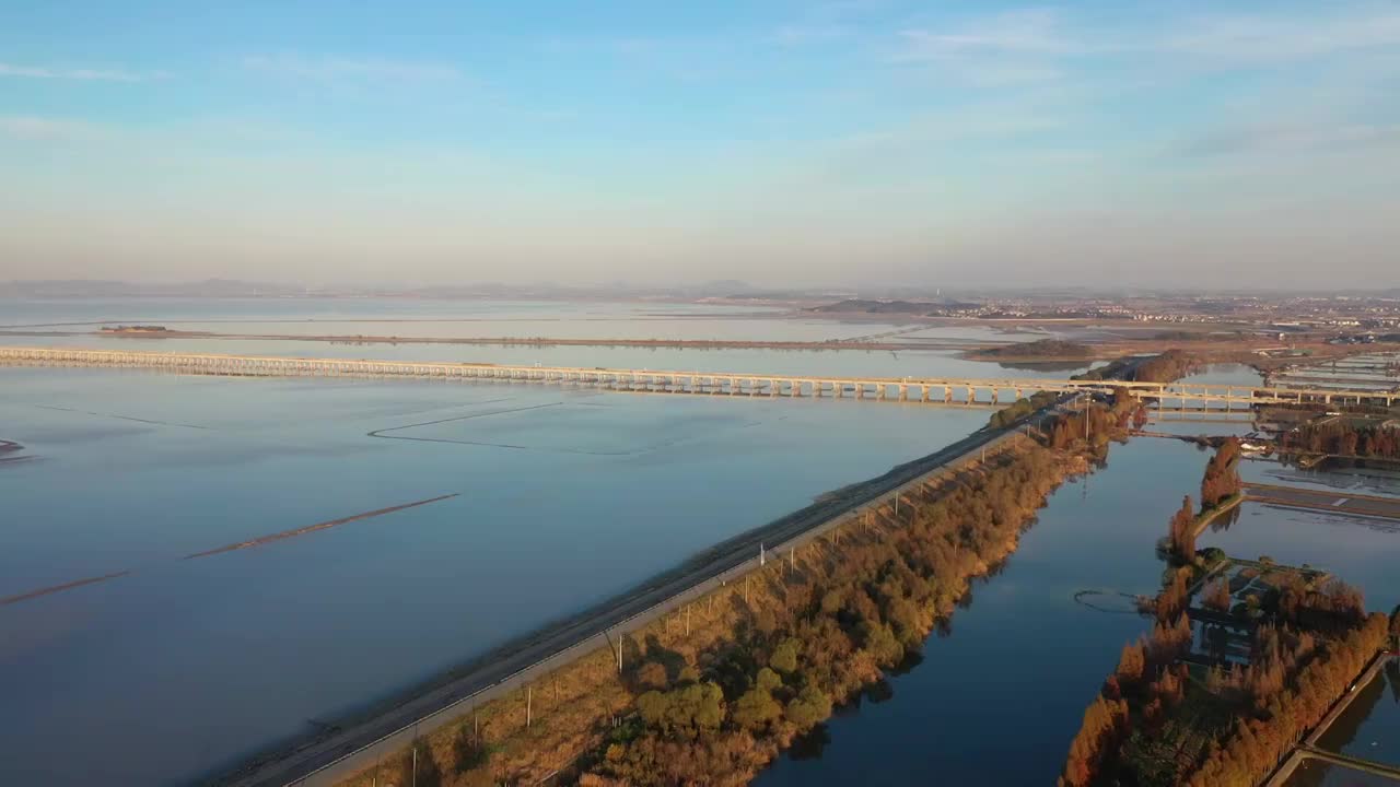 江苏省南京市石臼湖特大桥日落航拍视频素材