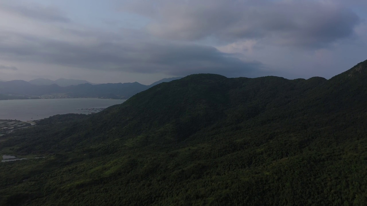 山峰大海视频素材