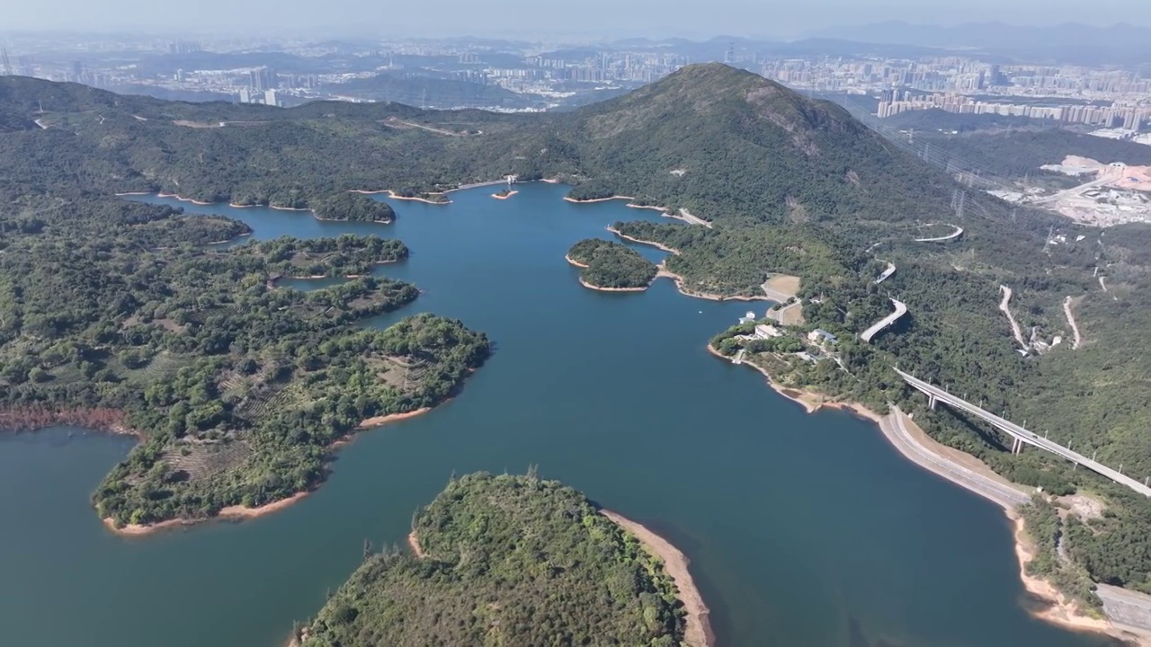 广东省深圳市盐田区东部华侨城茶溪谷三洲田水库航拍视频素材